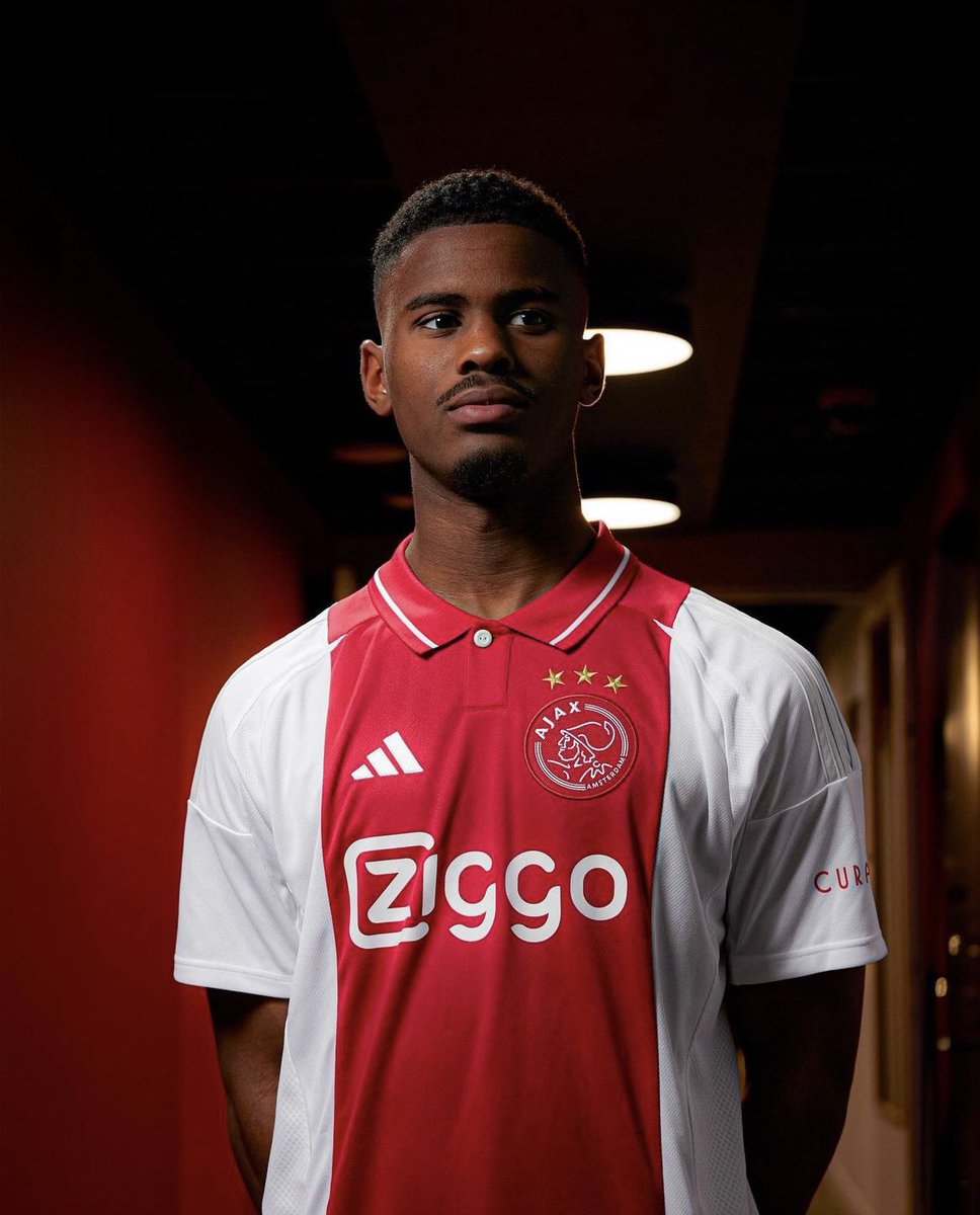 LFCTransferRoom's tweet photo. 🚨(🌗) | @GraemeBailey: Ajax defender Jorrel Hato has become a top target for Liverpool.✅🇳🇱

The 18-year old can play at left-back but is seen as a long-term centre-half.👀 https://t.co/VVPAElzNdG