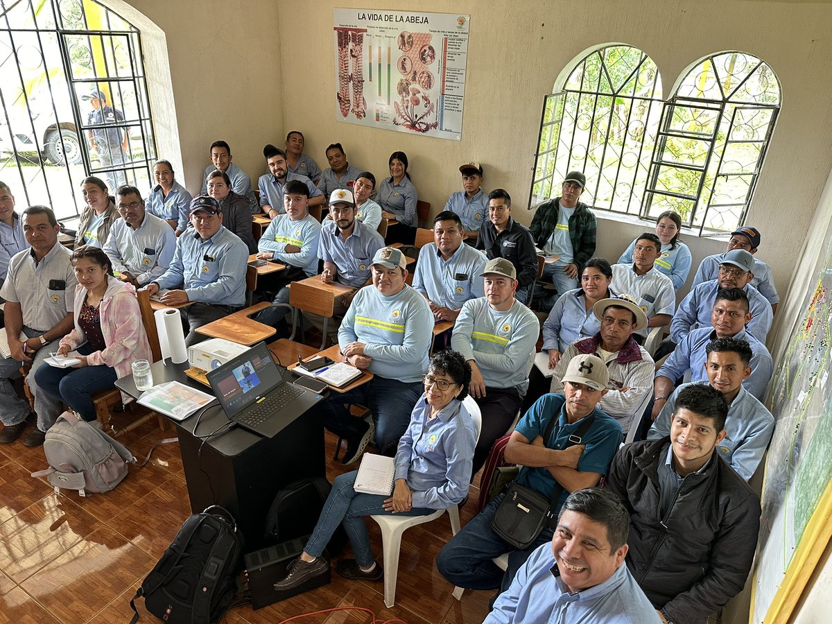 MOSCAMEDGT's tweet photo. Hoy realizamos una capacitación en fotografía para el personal de comunicación, relaciones públicas y divulgación del Centro de Operaciones Noroccidente del Programa MOSCAMED #programamoscamed #moscamedguatemala https://t.co/jhh9cVCMxd