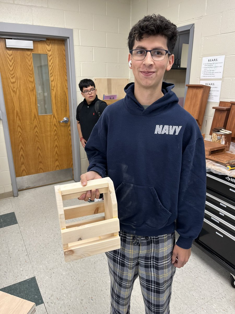 tradesclass's tweet image. Anthony from Home Repair made a spice carrier for the dinning table! He worked very hard on it! #cte #woodshop #kitchenproject @brewsterschools @BCSD_Asst_Supt @BCSD_BHSPrin @BCSD_BHS_AP