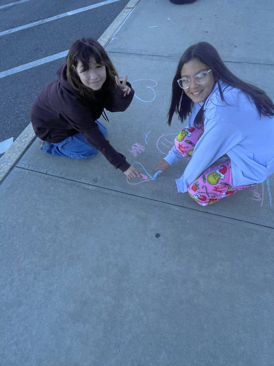 Mineola High School Dignity Club tweet media