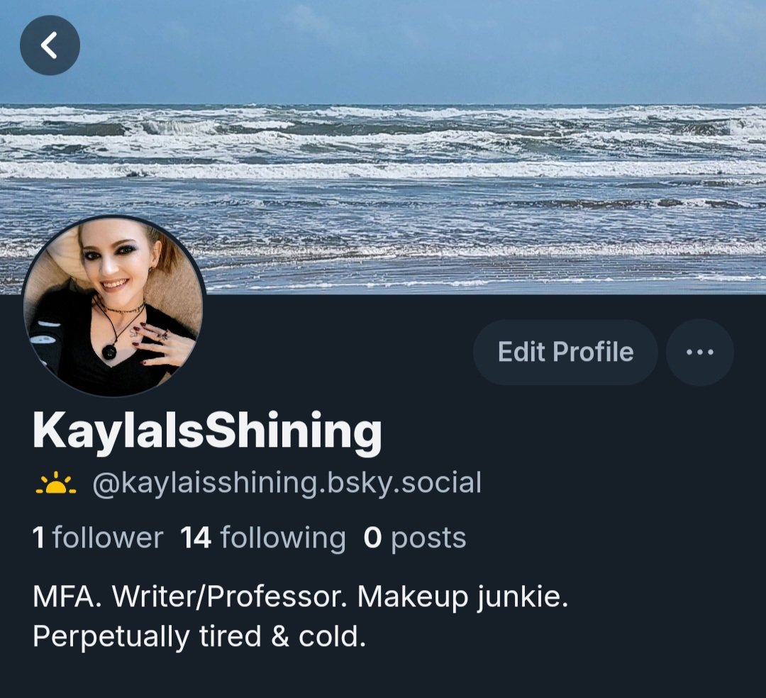 KaylaIsShining's tweet photo. Come find me where the skies are ultramarine 💙 🌫 https://t.co/hU3zfe5pam