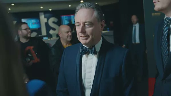 implosionblue's tweet image. Laat Vlaanderen niet verst(r)ikken door Bart De Wever en N-VA.