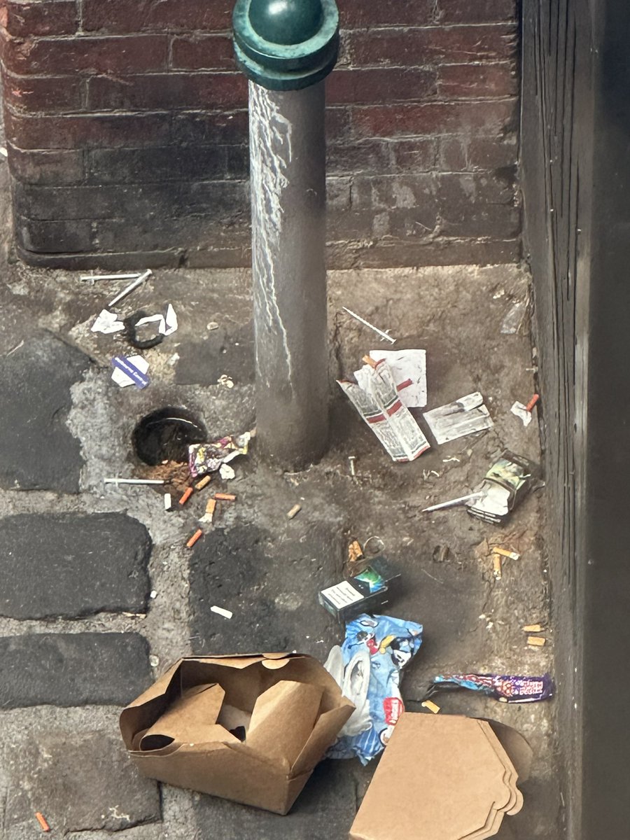 Kris Gale (@k_gale88) on Twitter photo Sort this crap out <a href="/cityofmelbourne/">City of Melbourne</a> <a href="/VicGovAu/">Victorian Government</a> - supposedly the “best city in the world” 🤥 Sort this crap out <a href="/cityofmelbourne/">City of Melbourne</a> <a href="/VicGovAu/">Victorian Government</a> - supposedly the “best city in the world” 🤥
