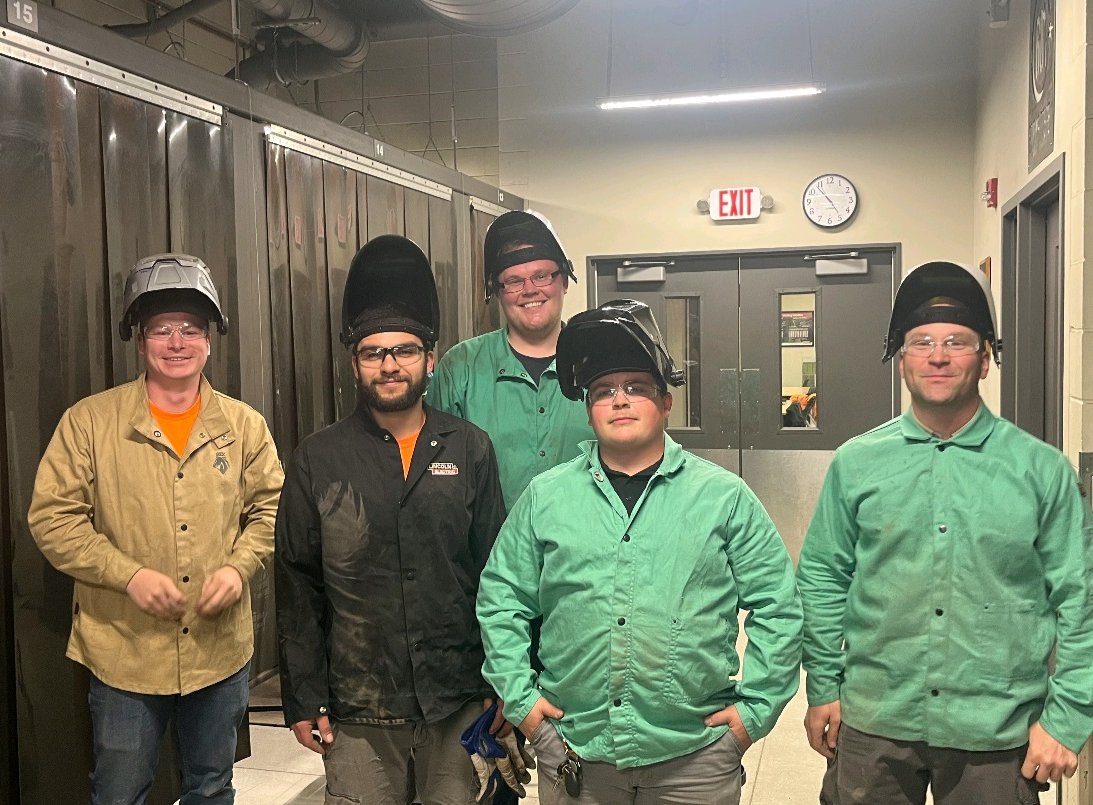 Steam601's tweet photo. National Apprenticeship Week is next week! Here's a look at the new class of apprentices and a highlight of the recent apprentice graduates! #Local601 apprentices put in thousands of hours--1,200+ hours of classroom instruction & 8,750+ hours of on-the-job training! #Steamfitters https://t.co/vPOUxRe7W2