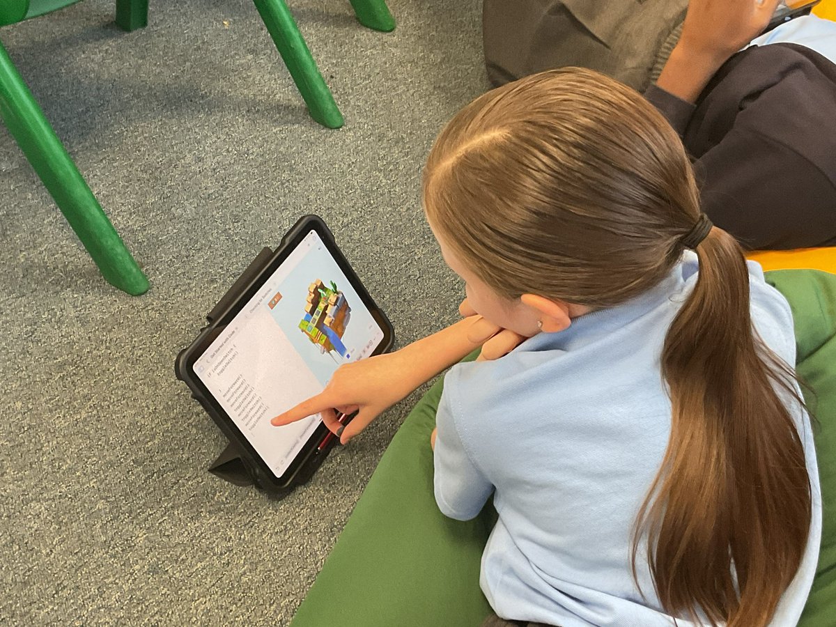 peareswood's tweet image. Another half term, another fantastic Swift Coding Club. Great to see so much creative thinking and collaboration in action. 👏#SwiftCoding #CreativeLearning @AppleEDU