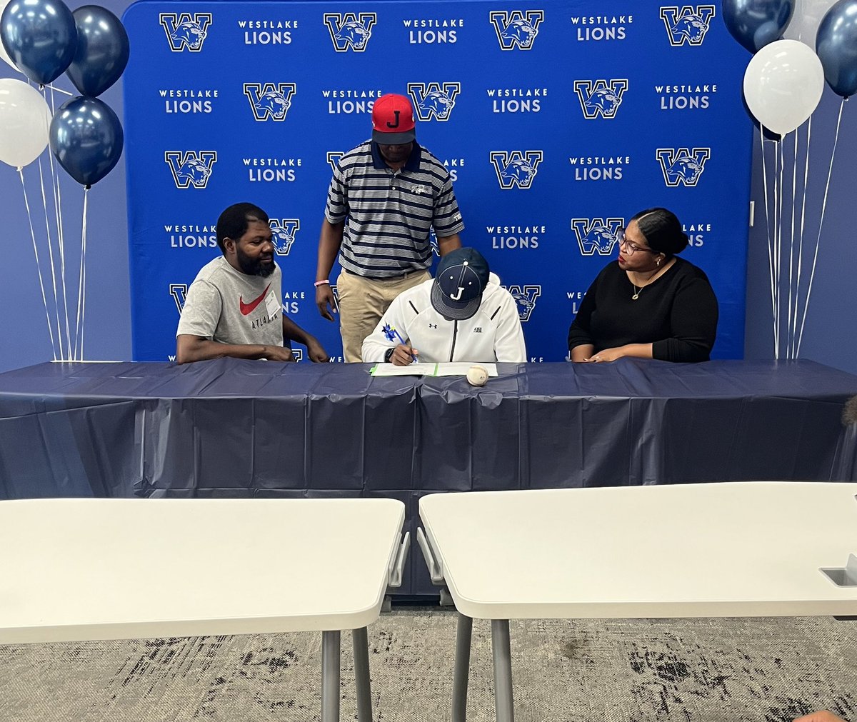 WestlakeSports1's tweet photo. Congratulations to Class of 2025 Westlake High School Baseball Student-Athlete Joseph Williams on his commitment to Jackson State University. @KelceyWhite5 https://t.co/RjFHf11cjF