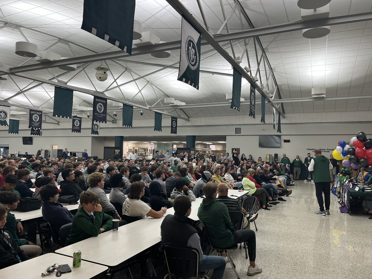 A GreaT turnout for these seniors this afternoon. CongraTulations, guys!