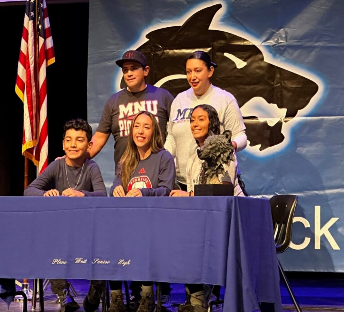 AndreaC2025's tweet image. Dreams do come true. Blessed to be joining the @MnuSoftball family. Thank you Coach @jenfelvus  , grateful for this opportunity and ready to make my mark on and off the field. #SigningDay2024 #SoftballAmerica #SRCommit @CSA_Athletes @pwshsoftball