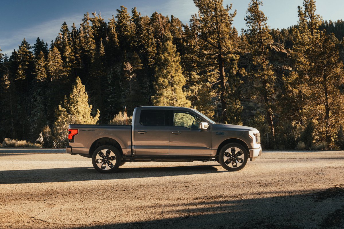 Ford Quebec tweet media