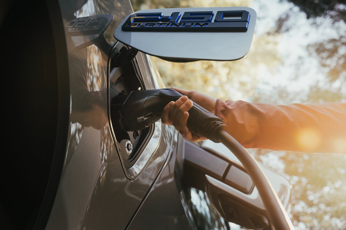 Aventures de fin de semaine, électrifiées. ⚡️ Le F-150 Lightning🅫 est conçu pour créer des souvenirs, avec la technologie, la puissance et la capacité de vous emmener partout.

#FordCanada #F150Lightning #ConstruitAvecFierté #VÉ