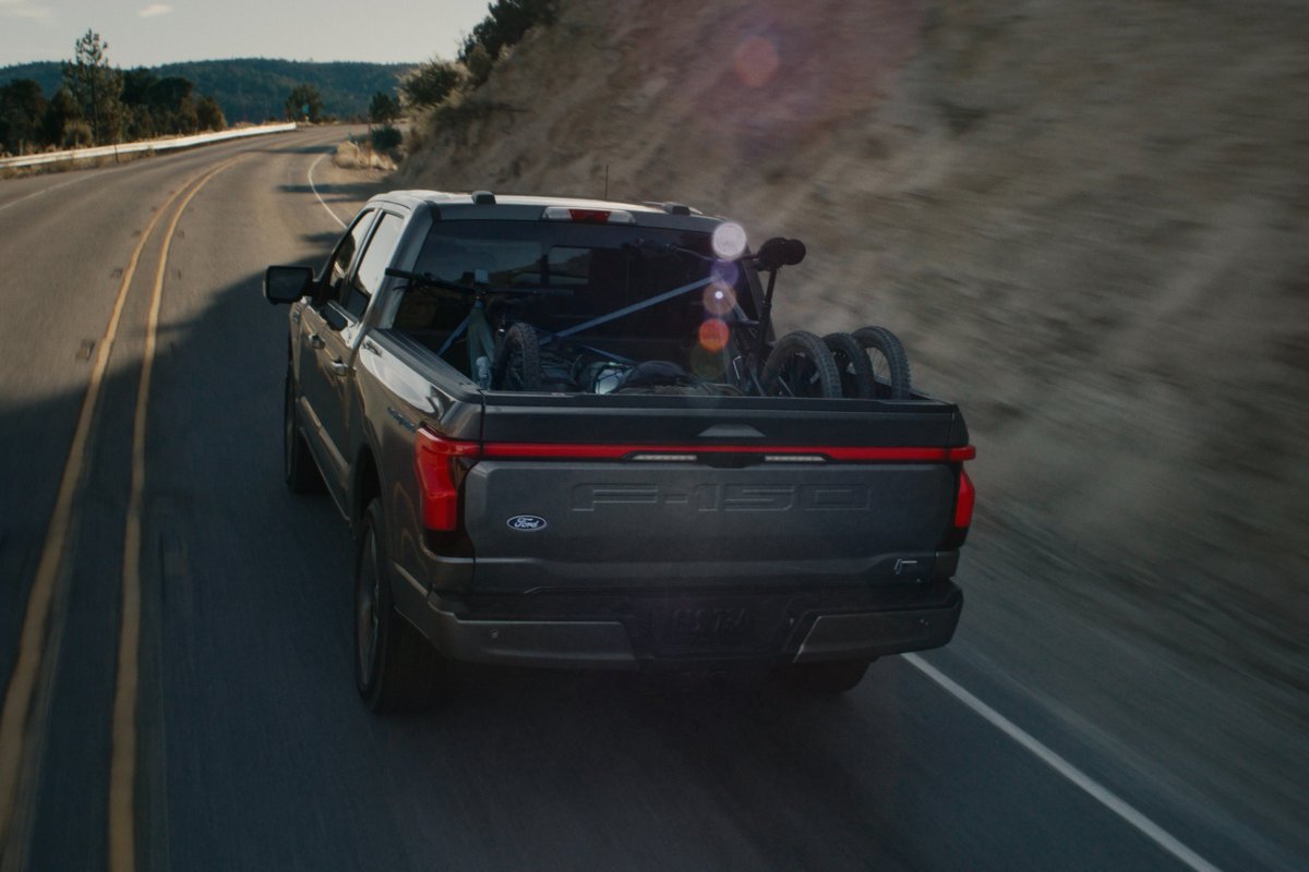 Ford Quebec tweet media