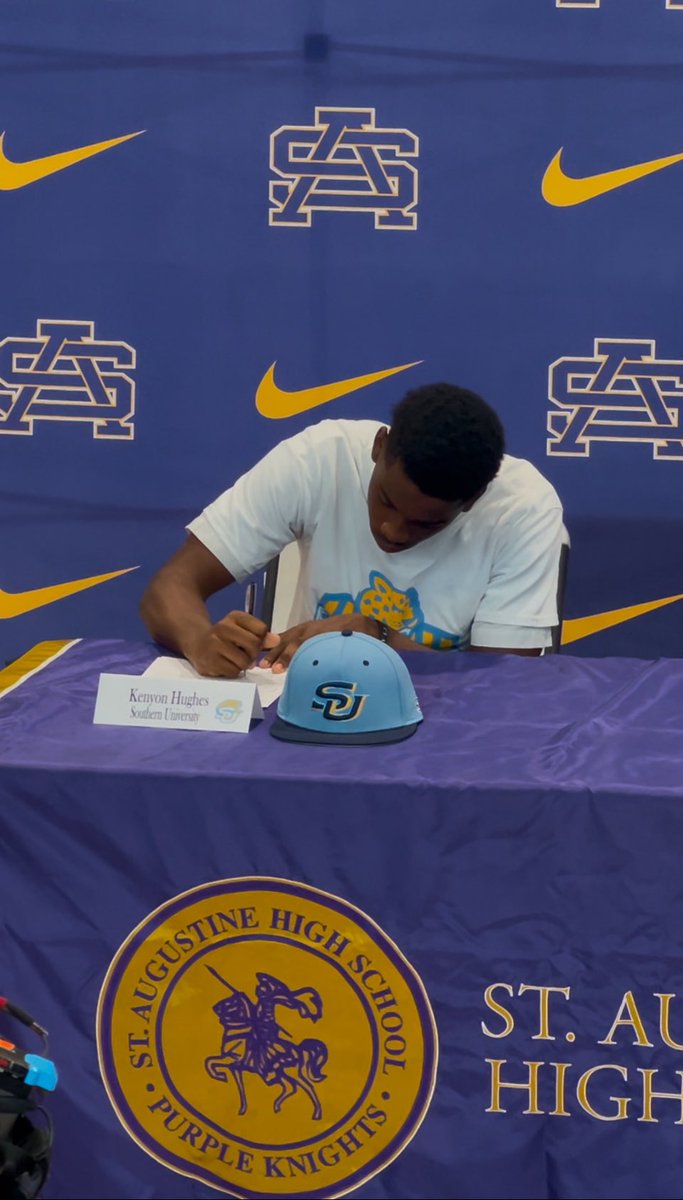 KJeter5's tweet photo. Congratulations Son @therealkenyonjr.2 on your commitment to play baseball at Southern University! A heartfelt thank you to all your coaches throughout the years for their guidance and belief in you.
#gojags🐆⚾️🟡🔵
@southernubsb @ftrstarsseries  @_JeremyBooth https://t.co/KvOv5Ppygb
