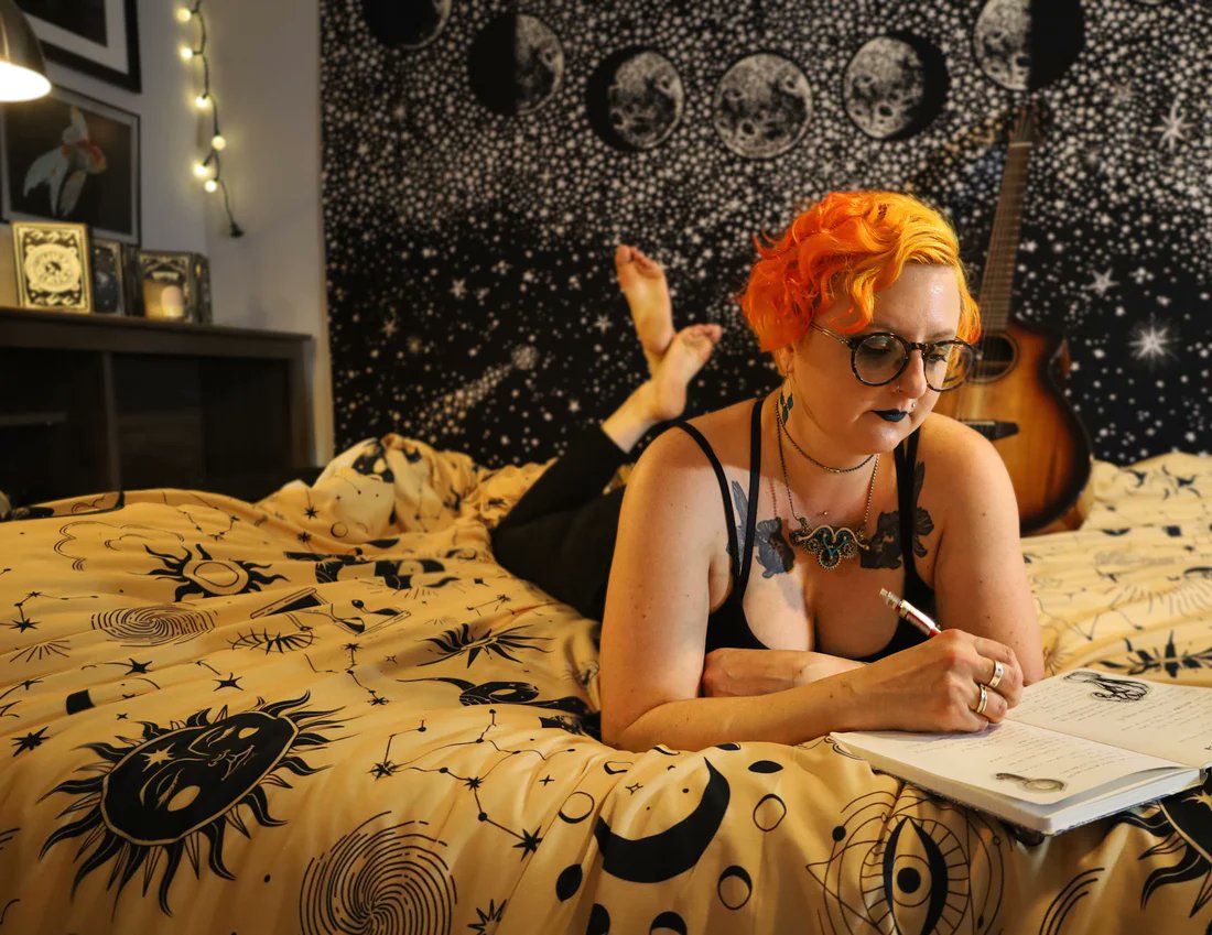 Tonight we get to play with Acacia Sears Live from the Lair from somewhere in Baltimore. Sharif joins us on his mighty organ. Tis the definition of joy. 7pm ET LIVE on FB, YT and Twitch.
ilyaimy.com/events/live-fr…