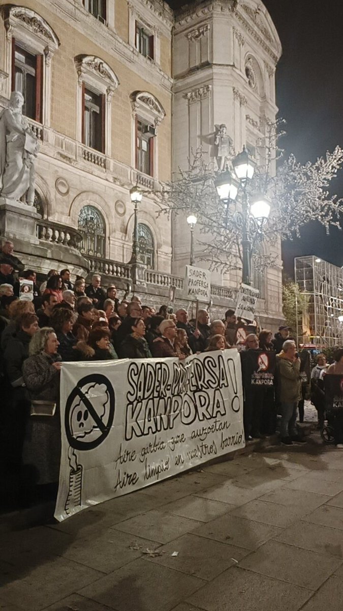 anavinalsblanco's tweet photo. ¿A qué quieres que huela Bilbao? Los y las vecinas lo tienen claro 👇 queremos respirar aire limpio! 

@saderprokanpora https://t.co/RuYMPk4jJL