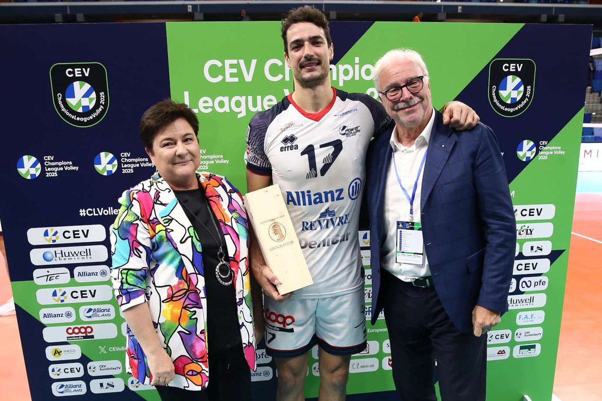 Volleyball_it's tweet photo. ๐ช๐บ๐๐ Champions League: Milano che carattere! Da 0-2 a 3-2 al Roeselare per lo storico debutto nella coppa regina
#CLVolleyM #VolleyballIT #Pallavolo #VolleyballITโ #25annionline #Allianz #Milano #Powervolley @Allianz @AllianzAssistIT @PowervolleyMI
๐https://t.co/FkJw8G6i3C https://t.co/gU6alxMDjv