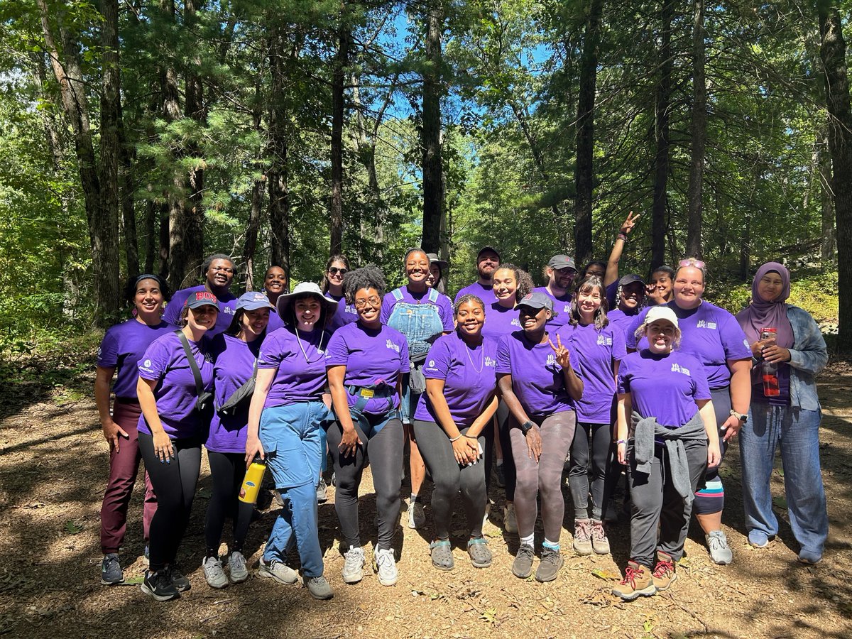 Ready to start a meaningful teaching career? Join the BTR community! Our priority application deadline is tonight at 11:59 p.m. EST, so apply now and begin your journey to empower the next generation! 
#FutureEducator