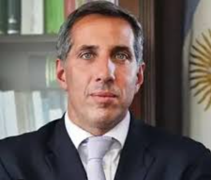 victorfyt's tweet photo. Hoy cuando brindemos, recordemos al fiscal Nisman y agradezcamos al fiscal Luciani. https://t.co/fgj4KNXNih