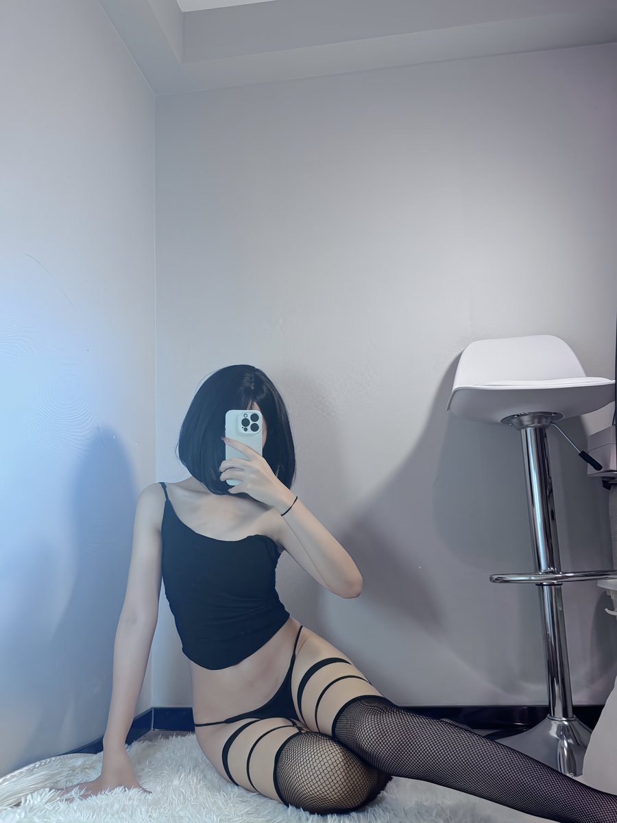 福利姬土豆泥无敌好吃分享的黄推图片4 - 网红私拍内容