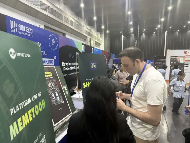parpropari's tweet photo. Exploring the vibrant energy of #Devcon Thailand! 🚀 AIA Labs is here to connect, innovate, and share our vision for the future of AI in blockchain. Stay tuned for more highlights! 🌐✨ #AIALabs #Blockchain https://t.co/wHofs48Wb3