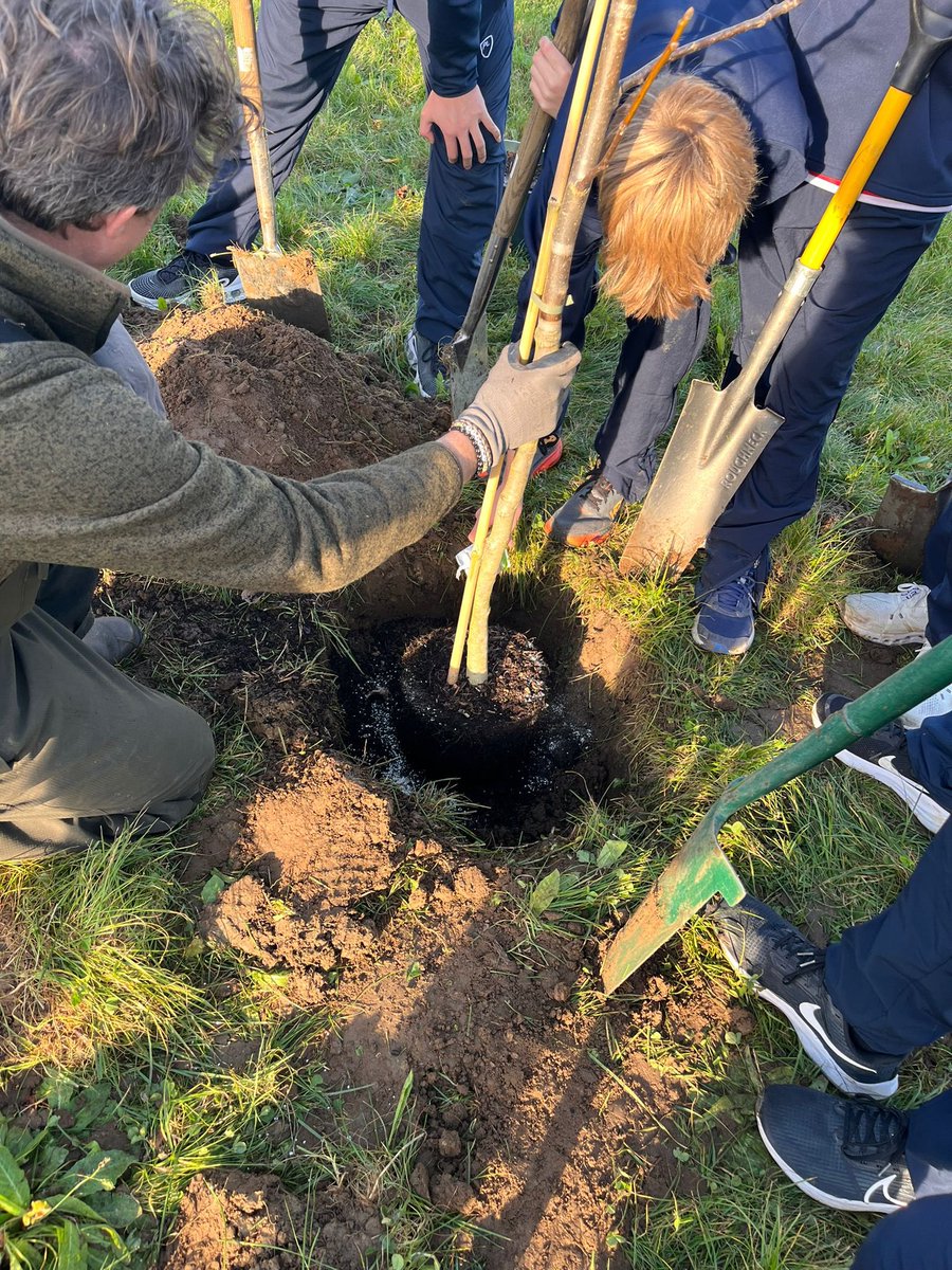 ‘He who plants a tree, plants a hope.’

Many thanks to Freddie P for helping out with this cohort of Shells, putting some walnut, plum and cherry trees into our orchard as part of their Wednesday activity. 🌳