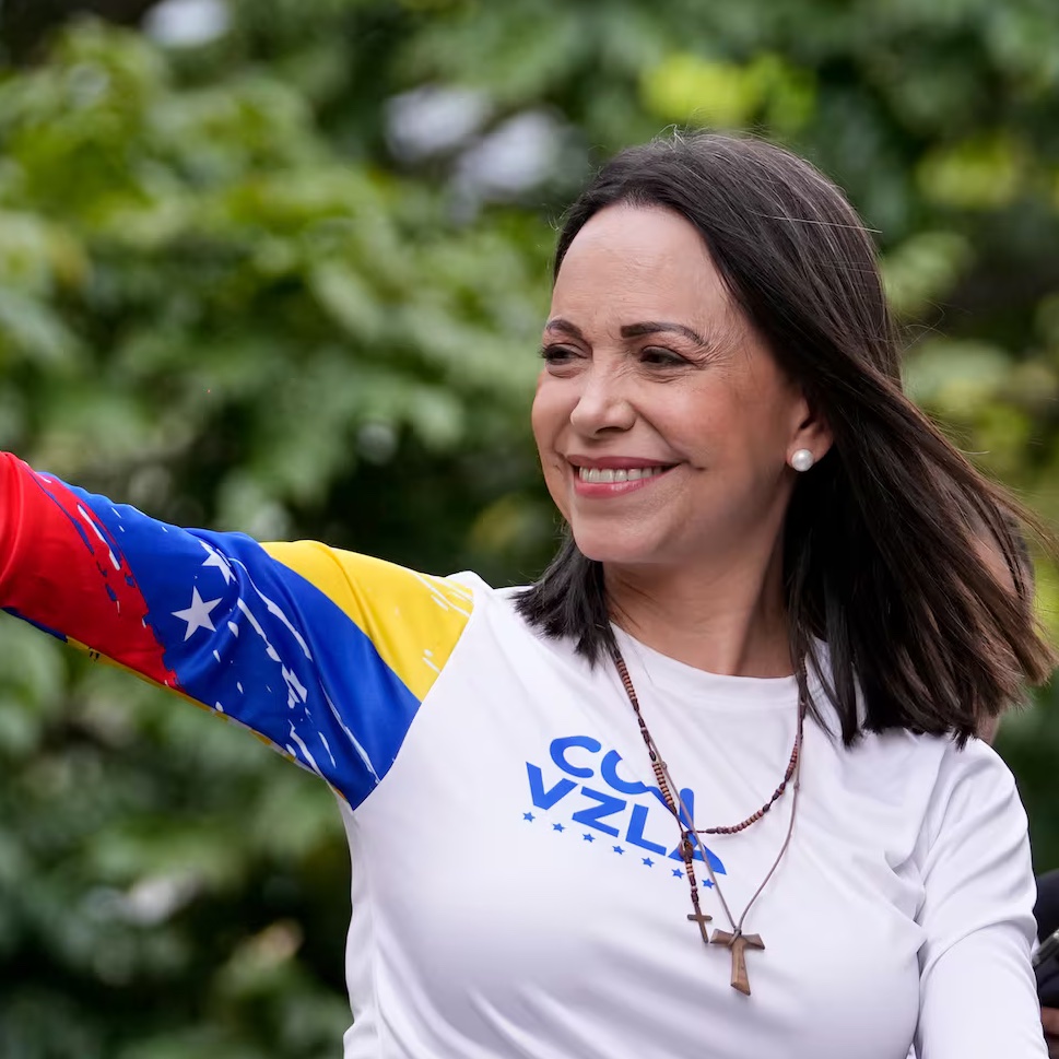 UHN_Plus's tweet image. 🇻🇪🇺🇸 | ÚLTIMA HORA

María Corina Machado felicita al senador Marco Rubio por su designación como Secretario de Estado de Estados Unidos por parte de Trump, calificándolo como una “excelente noticia para toda América Latina”. 

Machado destaca que Rubio, el primer hispano en…