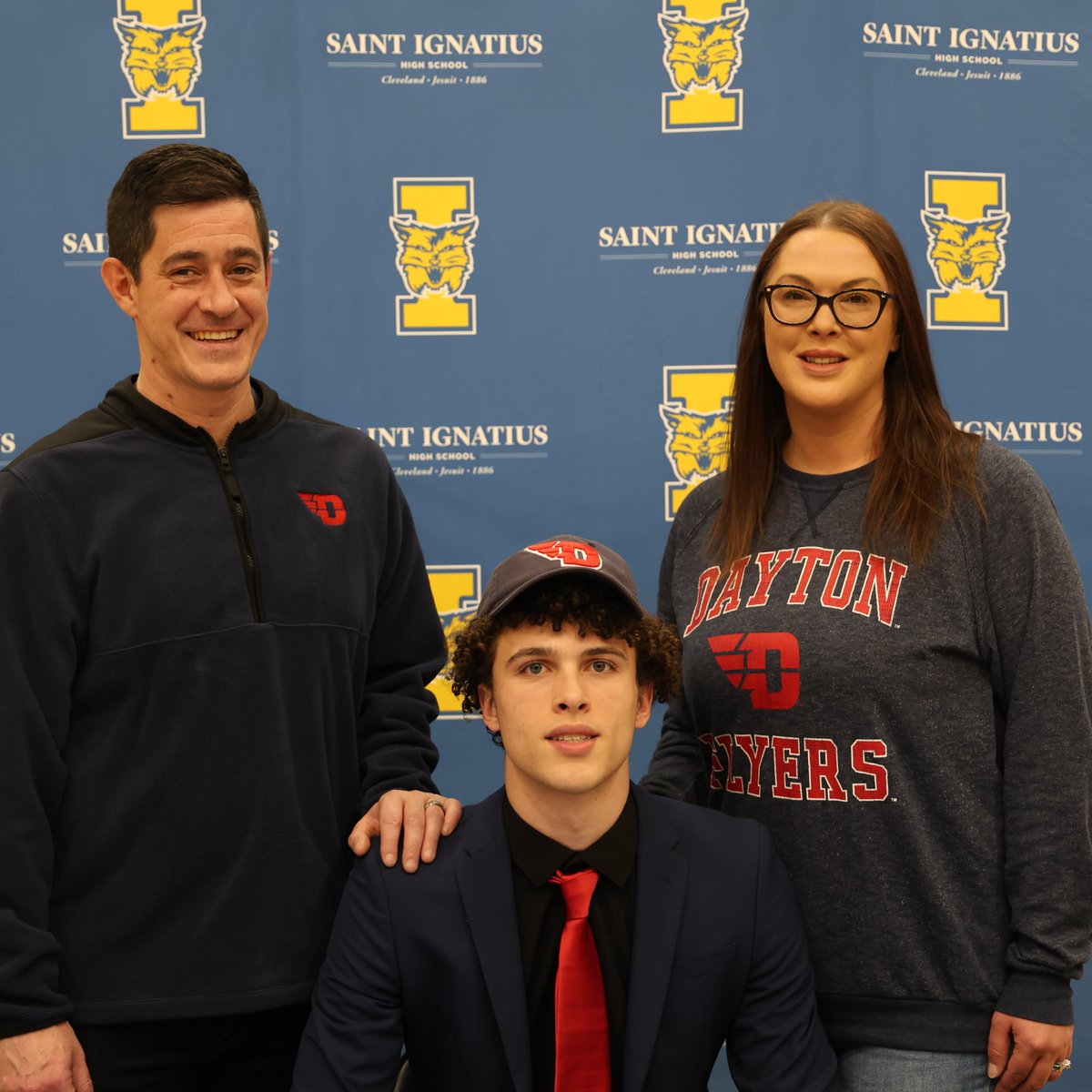 SIHSSports's tweet photo. BK: A State Champion forward for the @SIHSBasketball1 Cats, Damon Friery, will represent the Blue and Gold at the University of Dayton!
#GoCats https://t.co/2CVt4YVzTZ