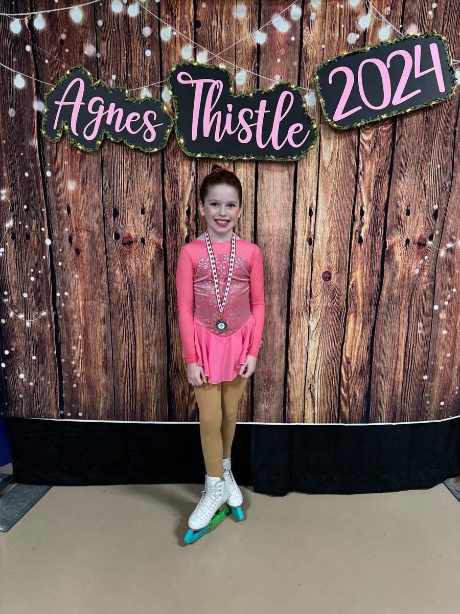 Congratulations to Mighty Puffin Ivy Johnson who earned a silver placing at the Agnes Thistle Skating Competition this past weekend. WTG Ivy!
