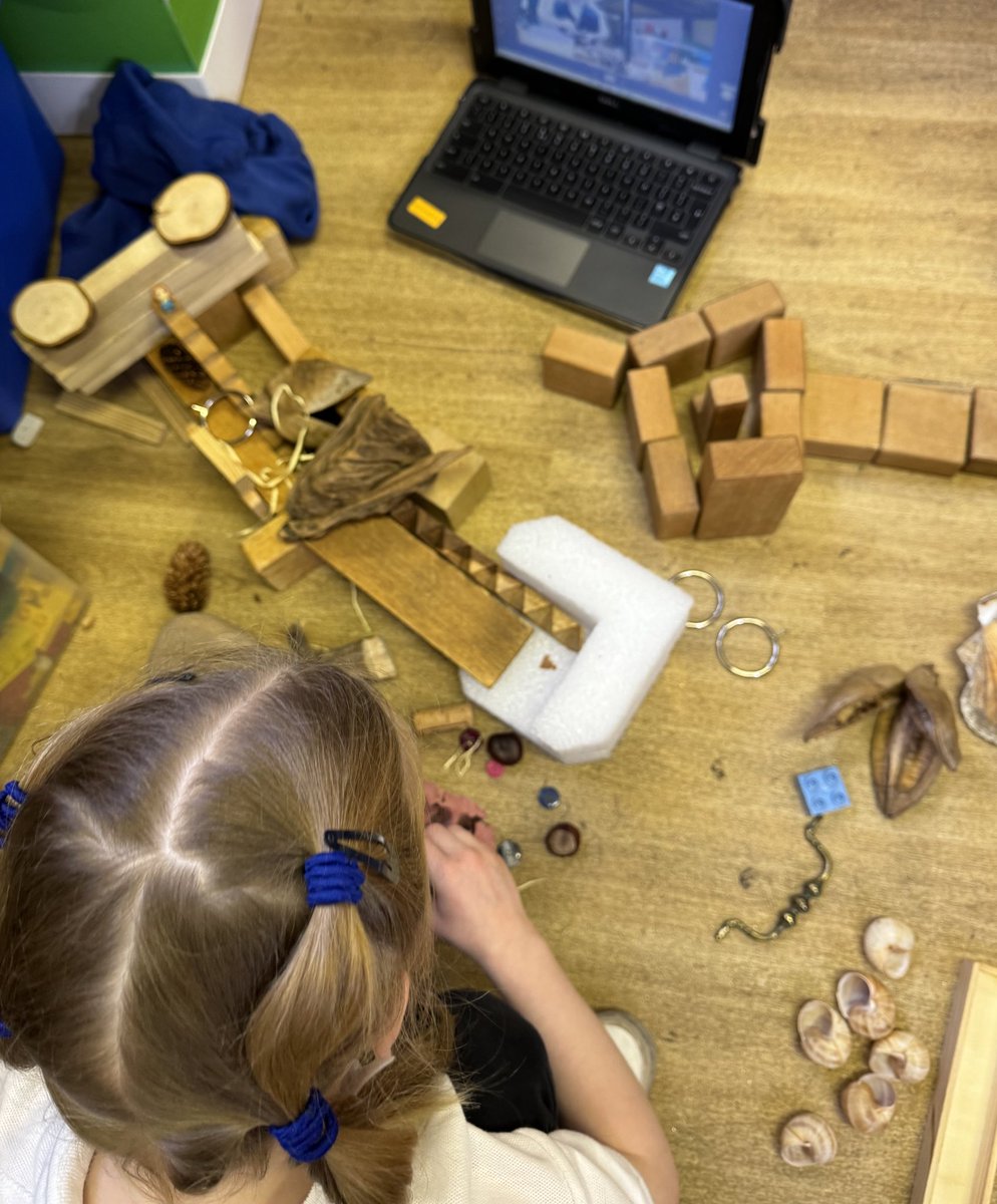 Isobel Sinclair (@izzy_suth) on Twitter photo Creating story settings and proudly capturing these on their digital profiles. So much creativity <a href="/highlandquigley/">Original Quigley</a> ✏️💻👨💻
#Curiosity #Open-mindedness #Imagination
#Problemsolving Creating story settings and proudly capturing these on their digital profiles. So much creativity <a href="/highlandquigley/">Original Quigley</a> ✏️💻👨💻
#Curiosity #Open-mindedness #Imagination
#Problemsolving