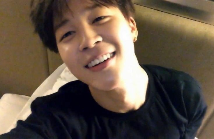 تبریک به جیمین و آرمی
پسرم کجاس آخه که بیاد ویورس کلی خوشحال شه

CONGRATULATIONS JIMIN
WHO BILLIONS CLUB
JIMIN FASTEST MALE SOLO 1B
#WHO1BILLION
#지민아_후10억_축하해