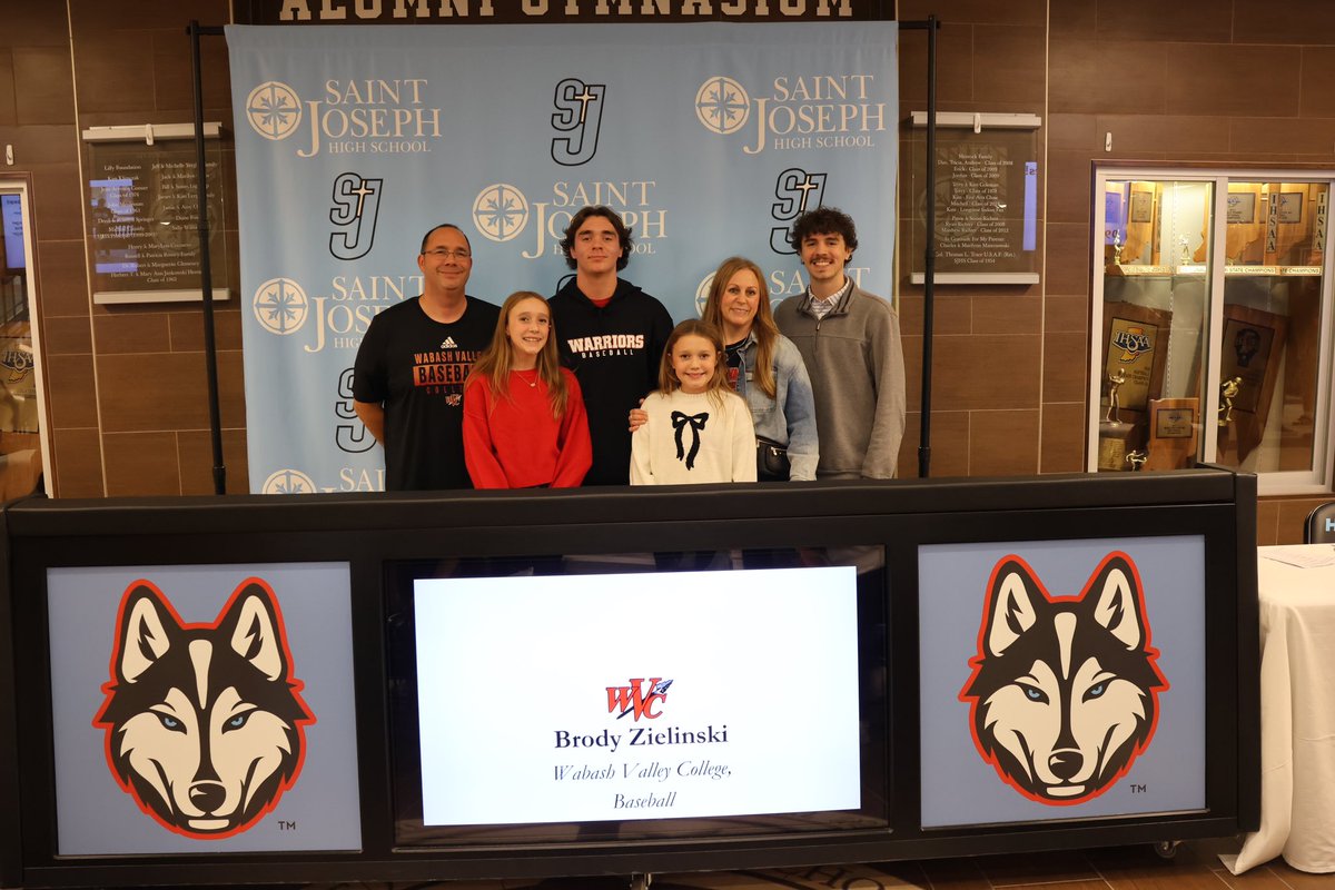 Congratulations to Brody Zielinski on officially signing his National Letter of Intent to continue his education and baseball career at Wabash Valley University!