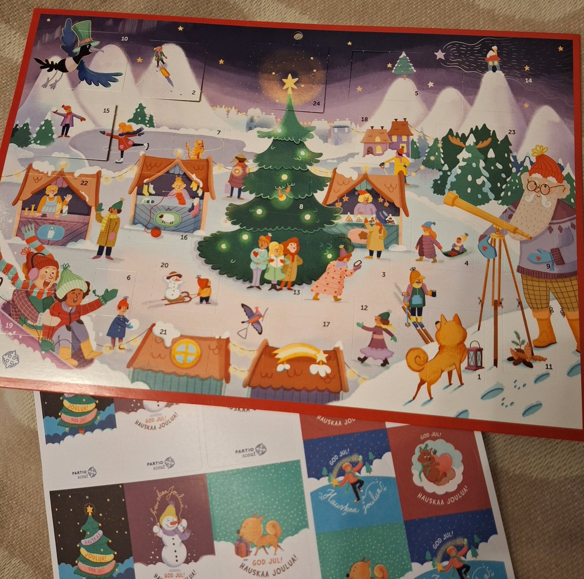 Olin päättänyt, että en osta partiolaisten joulukalenteria... Mutta lapset ovat aika taitavia myymään. 😅 "Sä voit viedä tämän vaikka töihin, jos et itse tarvitse!"

Päätän, että en osta ainakaan enää toista kalenteria!