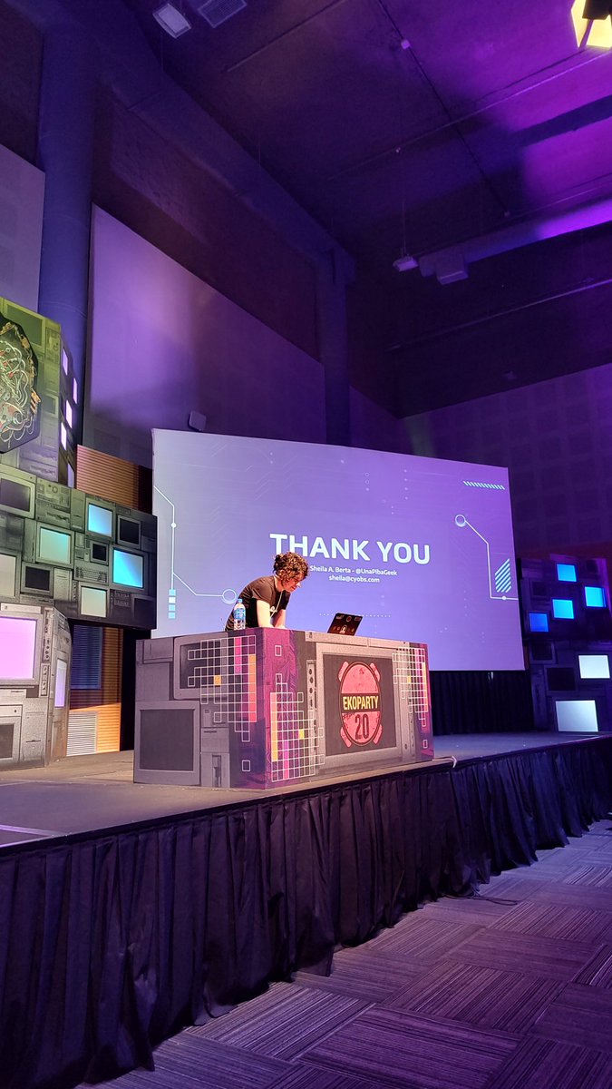 Juan Brodersen (@juanbrodersen) on Twitter photo #Ekoparty 20: <a href="/chemaalonso/">Chema Alonso</a> abrió la conferencia de hackers en Argentina /<a href="/UnaPibaGeek/">Sheila A. Berta</a> habló de entidades oficiales con datos expuestos 🔥 #Ekoparty 20: <a href="/chemaalonso/">Chema Alonso</a> abrió la conferencia de hackers en Argentina /<a href="/UnaPibaGeek/">Sheila A. Berta</a> habló de entidades oficiales con datos expuestos 🔥