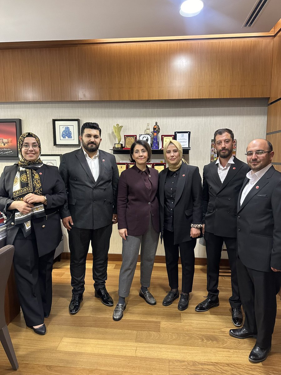 Yaşlı Bakım teknikerlerinin sorunlarını biliyoruz, çözüm önerilerimiz mevcut…
Yaşlanan nüfusa yönelik yapılması gereken uygulamalardan biri, yaşlı bakım teknikerlerinin, birinci basamakta, koruyucu hekimlik uygulamalarında istihdamı…
Ziyaretleri için teşekkür ediyorum…