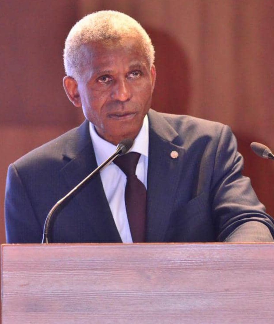 MulundaRoger's tweet photo. Aux États généraux, le recteur KISHIBA a souligné l'importance de la protection des populations autochtones à travers la gestion des ressources naturelles.
@Fatshi20 
@cabinet_esuRDC 
@uniluofficiel 
@VitalKamerhe1 
@LukondeSama 
@PrimatureRDC https://t.co/COjIUSDy4I