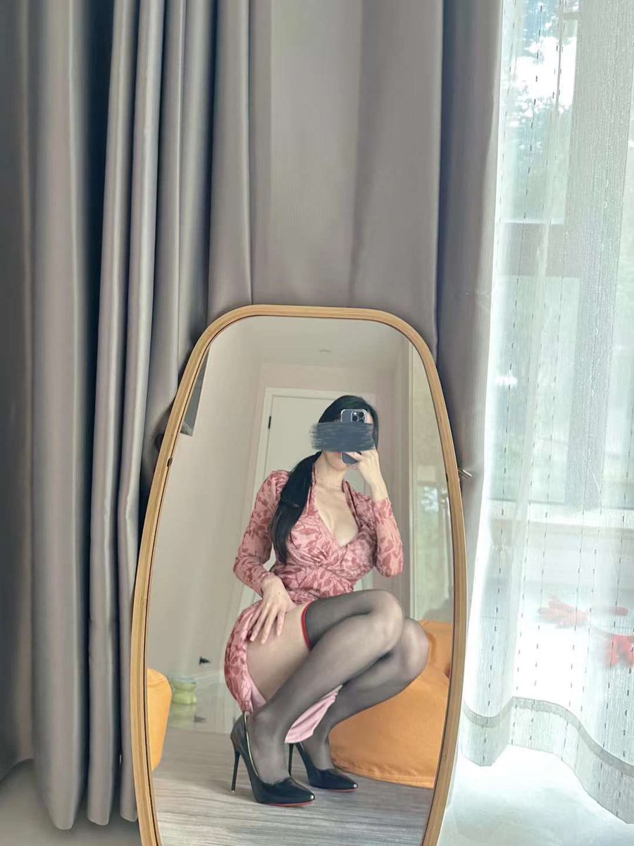 无敌后妈感，感觉自己马上就要变成富婆被小黄毛欺负了😄

@GnewHome 
@QnewHome 
@SnewHome 
#女生の宿舍 https://t.co/gUlimLLhXK