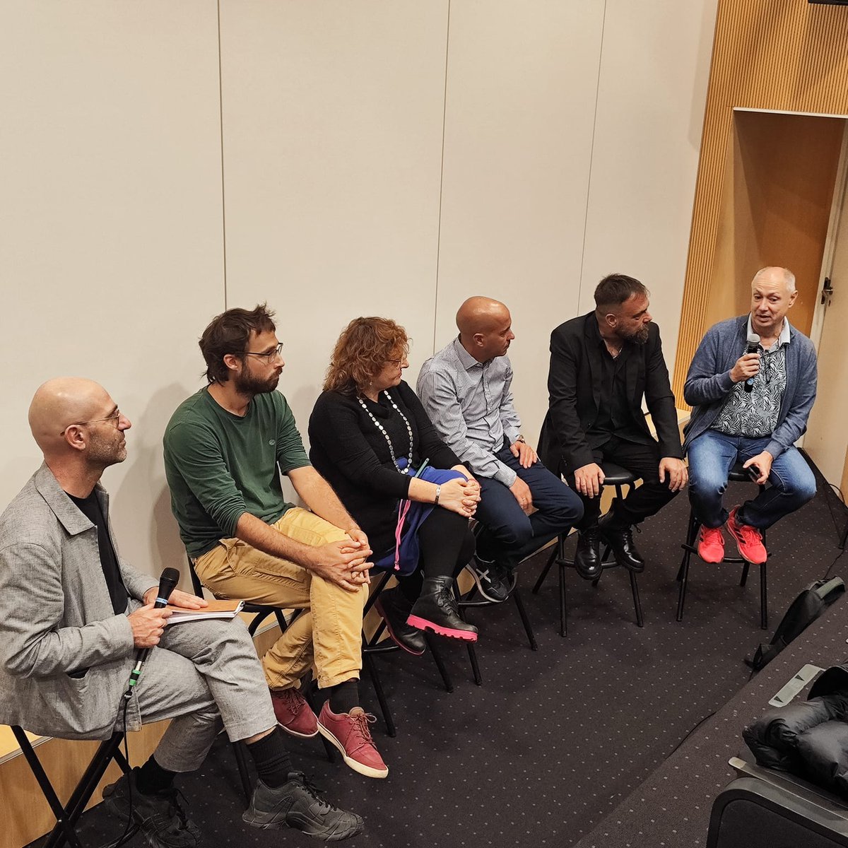 GRAUSTIC (@graustic) on Twitter photo Reflexionem sobre com la tecnologia digital transforma les indústries creatives i planteja nous reptes legals i ètics.
En parlem amb <a href="/LluisNacenta/">Lluís Nacenta</a>, Fran Iglesias (<a href="/epicalafura/">Fundación Épica La Fura dels Baus</a>), Frederic Font, <a href="/marisolbcn/">Marisol López</a>, Marcel Aragonès i <a href="/albertsierra_re/">Albert Sierra</a> Reflexionem sobre com la tecnologia digital transforma les indústries creatives i planteja nous reptes legals i ètics.
En parlem amb <a href="/LluisNacenta/">Lluís Nacenta</a>, Fran Iglesias (<a href="/epicalafura/">Fundación Épica La Fura dels Baus</a>), Frederic Font, <a href="/marisolbcn/">Marisol López</a>, Marcel Aragonès i <a href="/albertsierra_re/">Albert Sierra</a>