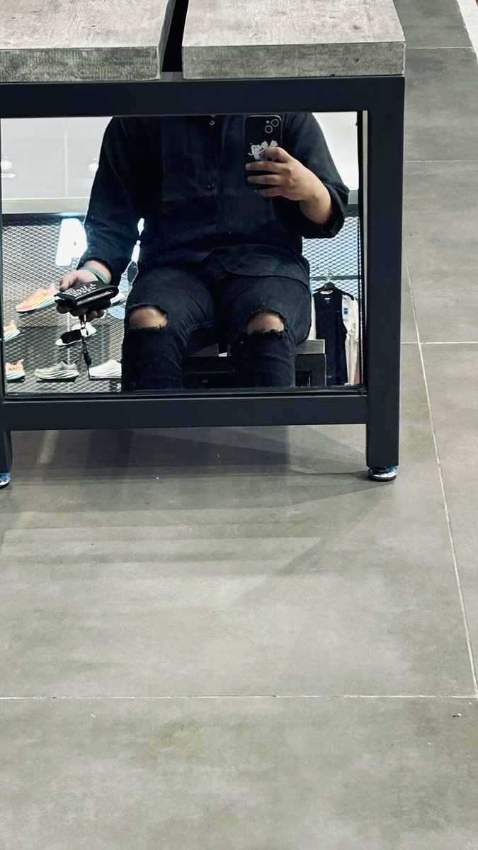 _Mono______'s tweet photo. Open jasa gigolo lok Bandung umur 23 hanya perempuan tidak menerima laki laki , jika berminat hub 089512227123 #gigolobandung #gigolomuda #Tantenakal #tante #tantetobrut https://t.co/03TUVtBg0J