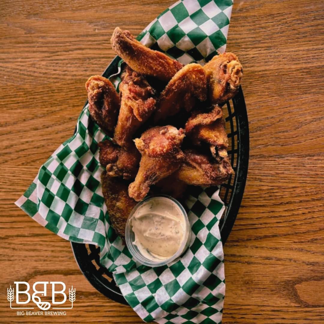 Cheap wings &amp; good beer. See you tonight! 🍺

#Okotoks #okotoksbusiness #okotokswings #okotokssmallbusiness #CraftBeer #AlbertaCraftBeer #BreweryLife #DrinkLocal #CraftBrew #OkotoksEvents #OkotoksNightlife #Cheers