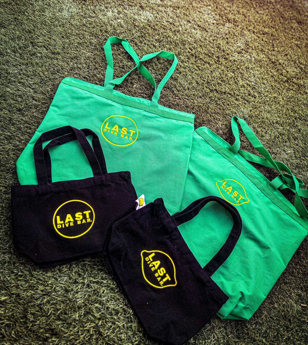 LastDiveBar's tweet photo. 🚨 We have a few things dropping this Friday at 10am, pst. 🚨

-Our collab with @lemonade51o, The “Dive Bar Lemonade” Tote bags. 

-Our “57 Seasons Down The Drain” pin. They put out their pin and in reality what they were doing was not celebrating the 57 years but in fact, flushing it all down the drain. 

-“Fuck John Fisher” & “F 🚽 🐠 R” bumper stickers!