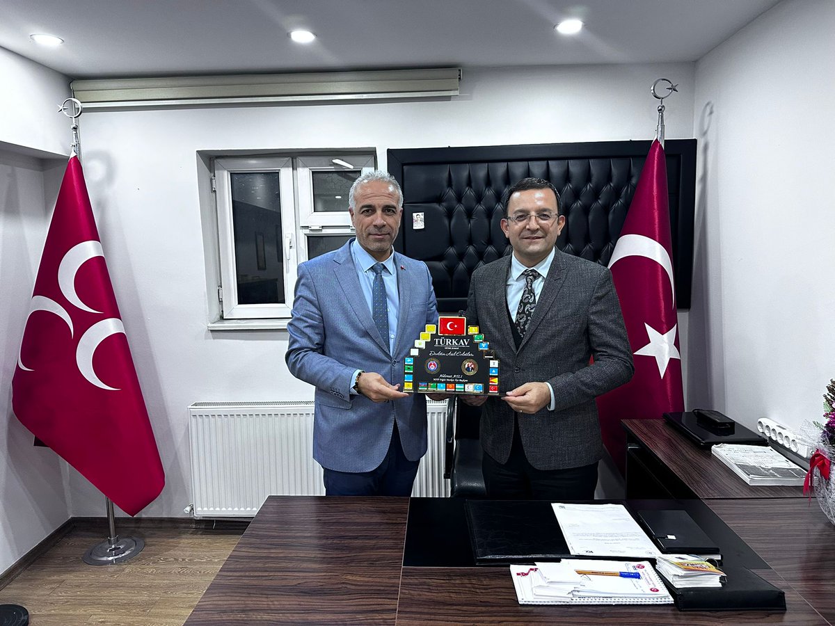 nedimbakirci's tweet photo. Milliyetçi Hareket Partisi ilçe başkanlığına atanan Aldonat Atlı beyi ziyaret edip hediyesini takdim ettik. Misafirperverliği için ilçe başkanımıza teşekkür ediyor, yeni görevinde başarılar diliyorum...
@mhpnigde51 https://t.co/bIur9qHe6a