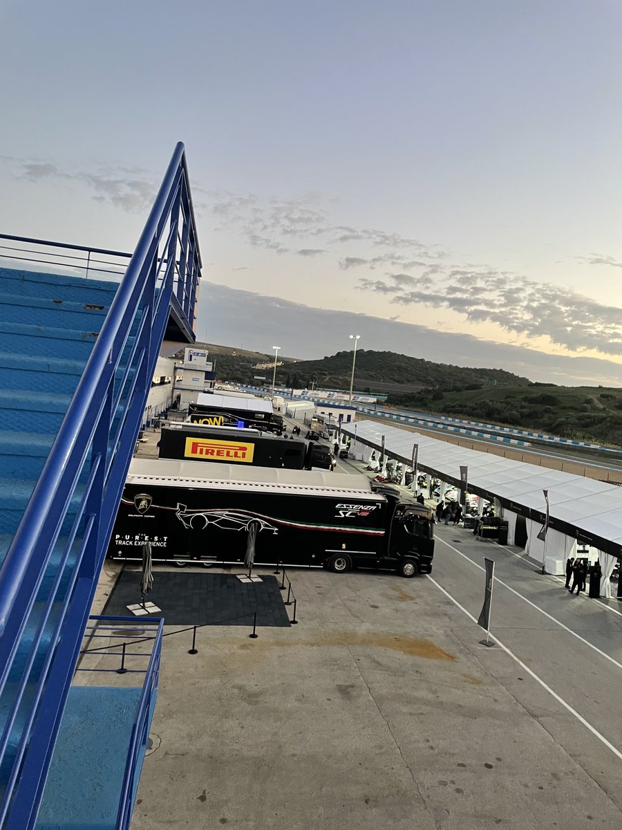 Set up is done and when the sun comes up again over Circuit de Jerez we will start the four-day extravaganza of the Lamborghini World Finals. Bring it on