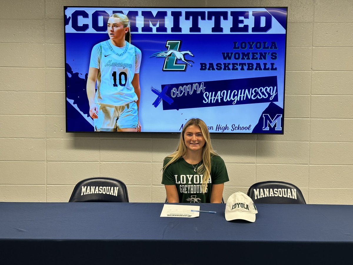 What do you do when all your dreams come true?
You signed the papers because it’s signing day 💚🤩👏🎉