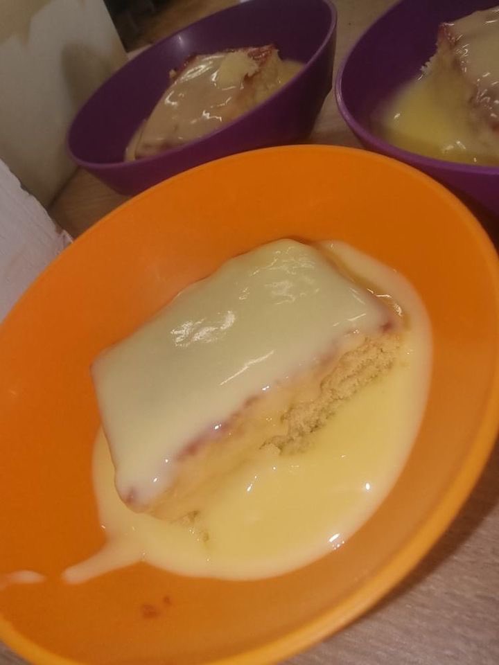 Our kitchen team at <a href="/CrossLaneSchool/">Cross Lane Primary</a> are the best, always healthy, nutritious, delicious meals for our pupils #ShareASchoolDinnerDay <a href="/Carol27217027/">Carol Lesley Prior</a>