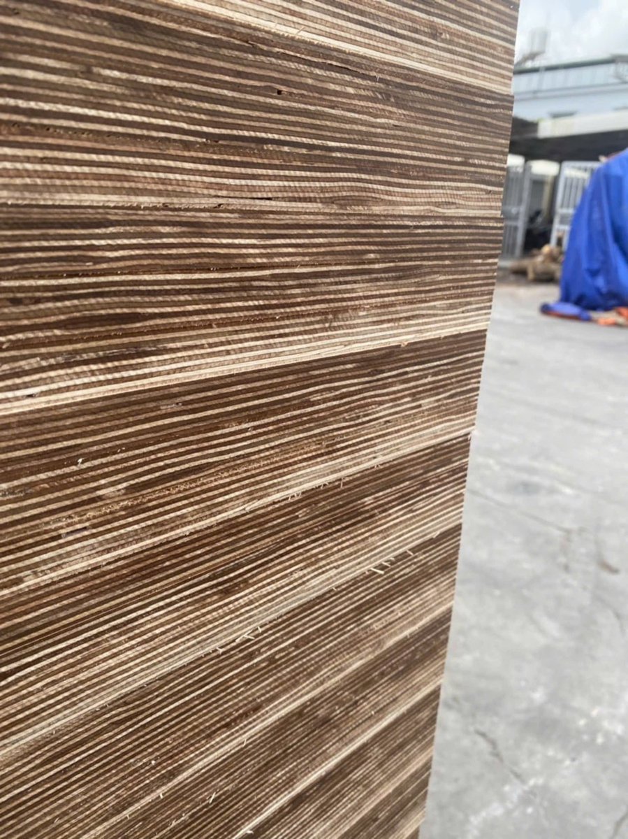 nthuy247's tweet photo. Film faced plywood 
Film wiremess plywood
Core: eucalyptus, acacia
Glue: phenolic, E1, E0 

Mặt phim sáng như gương 
Đã xuất thị trường Úc, châu Âu, M���
#plywood #filmfaceplywood https://t.co/B6yPbNKBYc
