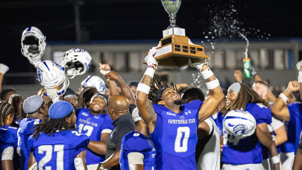 Blessed to receive an offer from <a href="/Fsubroncos_fb/">Fayetteville State Football</a> 🤍💙