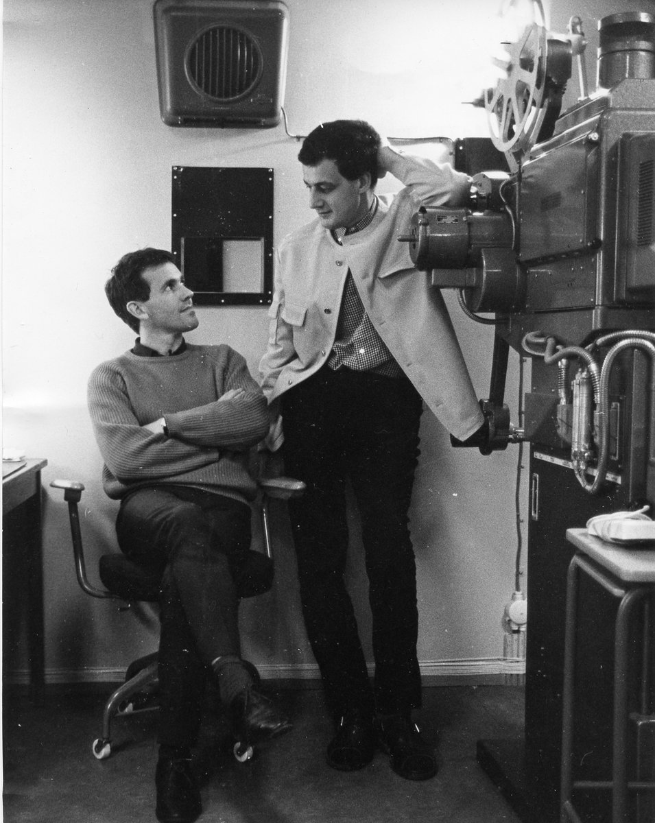 Villon_archives's tweet photo. Peter Davis (seated) with Staffan Lamm in the projection room of Swedish Television, 1960s.

Staffan Lamm, Swedish filmmaker
Born 3rd February, 1937 — Died 25th October 2024. Aged 87. https://t.co/f1usYi3A9u