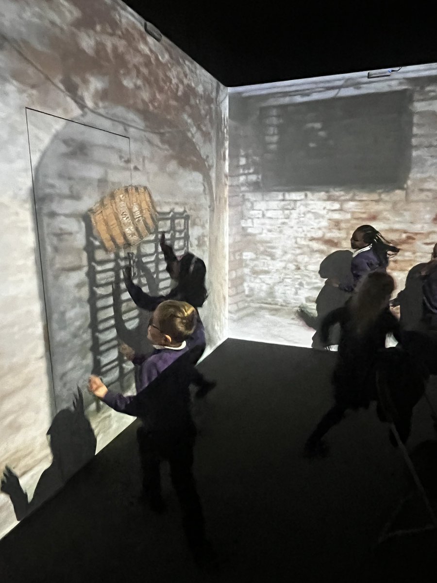 Dosbarth Pedwar were lucky enough to visit the 5G classroom to learn about the Gunpowder Plot and Firework safety last week. We loved the interactive games we played! <a href="/5gEbbw/">Ebbw Vale 5G Immersive Environment</a> <a href="/EFLC_Primary/">Ebbw Fawr 3-16 Primary Phase</a>