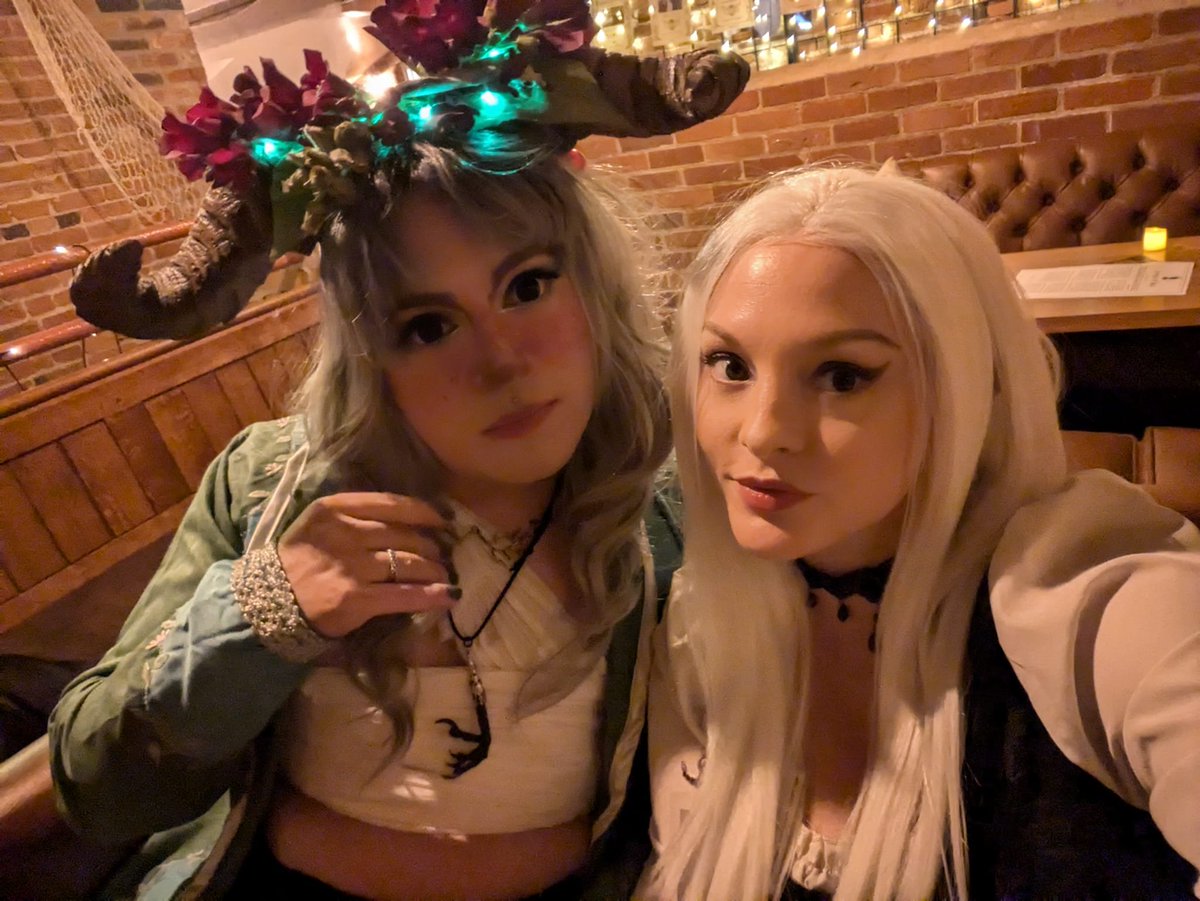 RoeD0e's tweet photo. Got to play the disaster demon again at the weekend! 😈🌹🗡️

Surrounded by the people I love in a gorgeous setting (place was made to look like a pirate bar and it WORKED) having a great time.. what more can you ask for?

Pics of some of the cuties posted with permission ^o^ https://t.co/9ERpwTYS2h