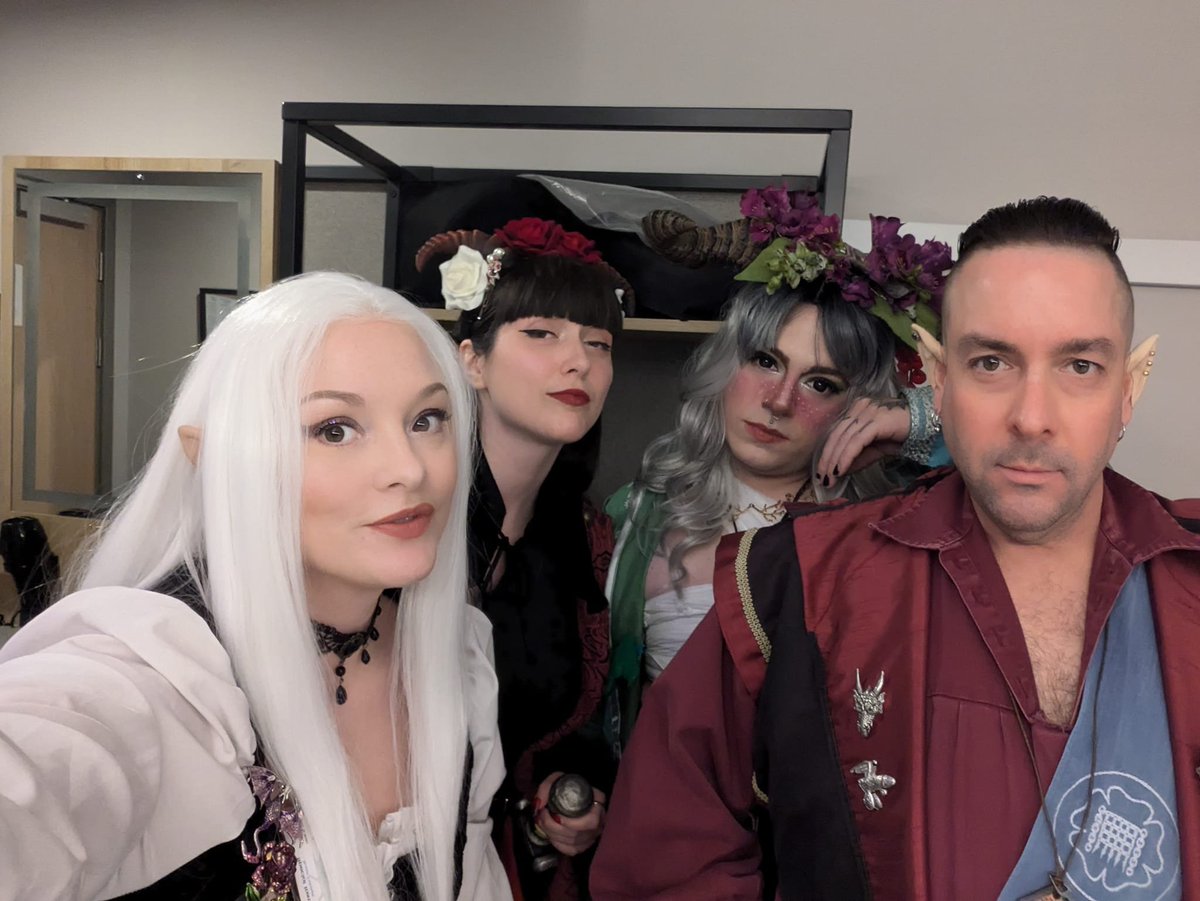 RoeD0e's tweet photo. Got to play the disaster demon again at the weekend! 😈🌹🗡️

Surrounded by the people I love in a gorgeous setting (place was made to look like a pirate bar and it WORKED) having a great time.. what more can you ask for?

Pics of some of the cuties posted with permission ^o^ https://t.co/9ERpwTYS2h