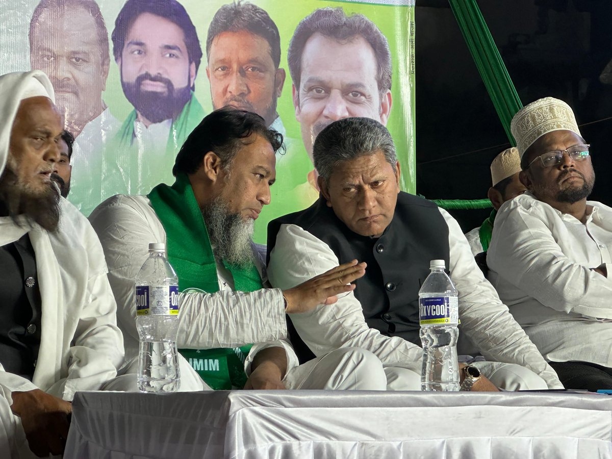 kausarmohiuddin's tweet photo. Janab Br. @asadowaisi Sahab ki hidayat per #Nanded south Constituency ke Darbar Masjid Arab Galli me Inteqabi Jalse Aam se Khitab kiya. Is maoqe per, Feroz Lala Sb , Mirza Amjad baig Sb. maojud rahe.

#AIMIM #patang 
#Nanded #syedmoin https://t.co/La3VozwvJi